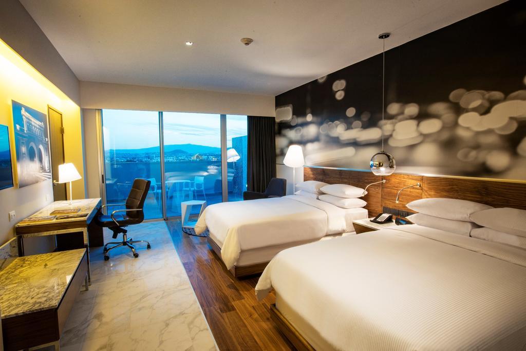 Krystal Urban Guadalajara Hotel Kültér fotó