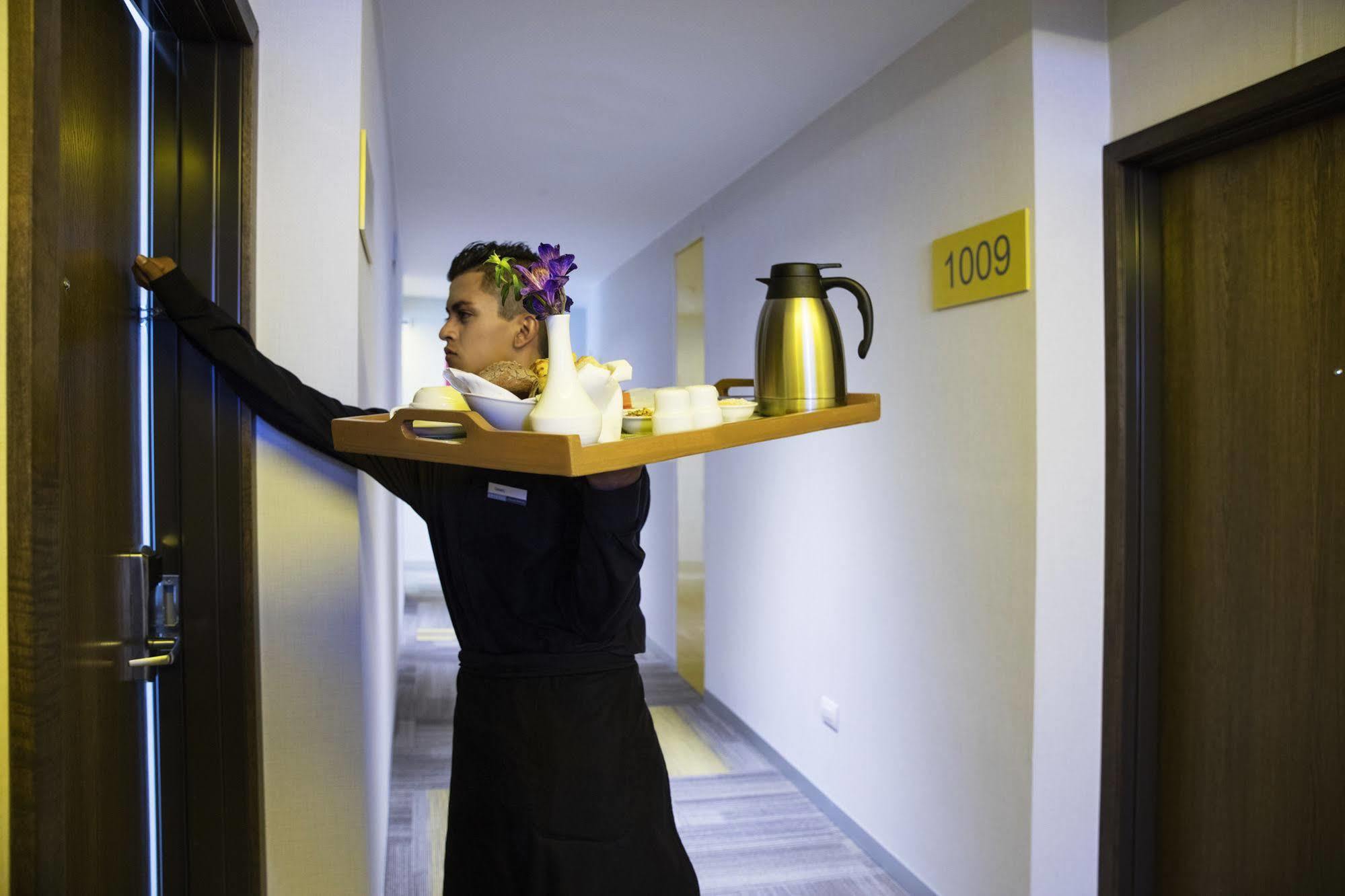 Krystal Urban Guadalajara Hotel Kültér fotó