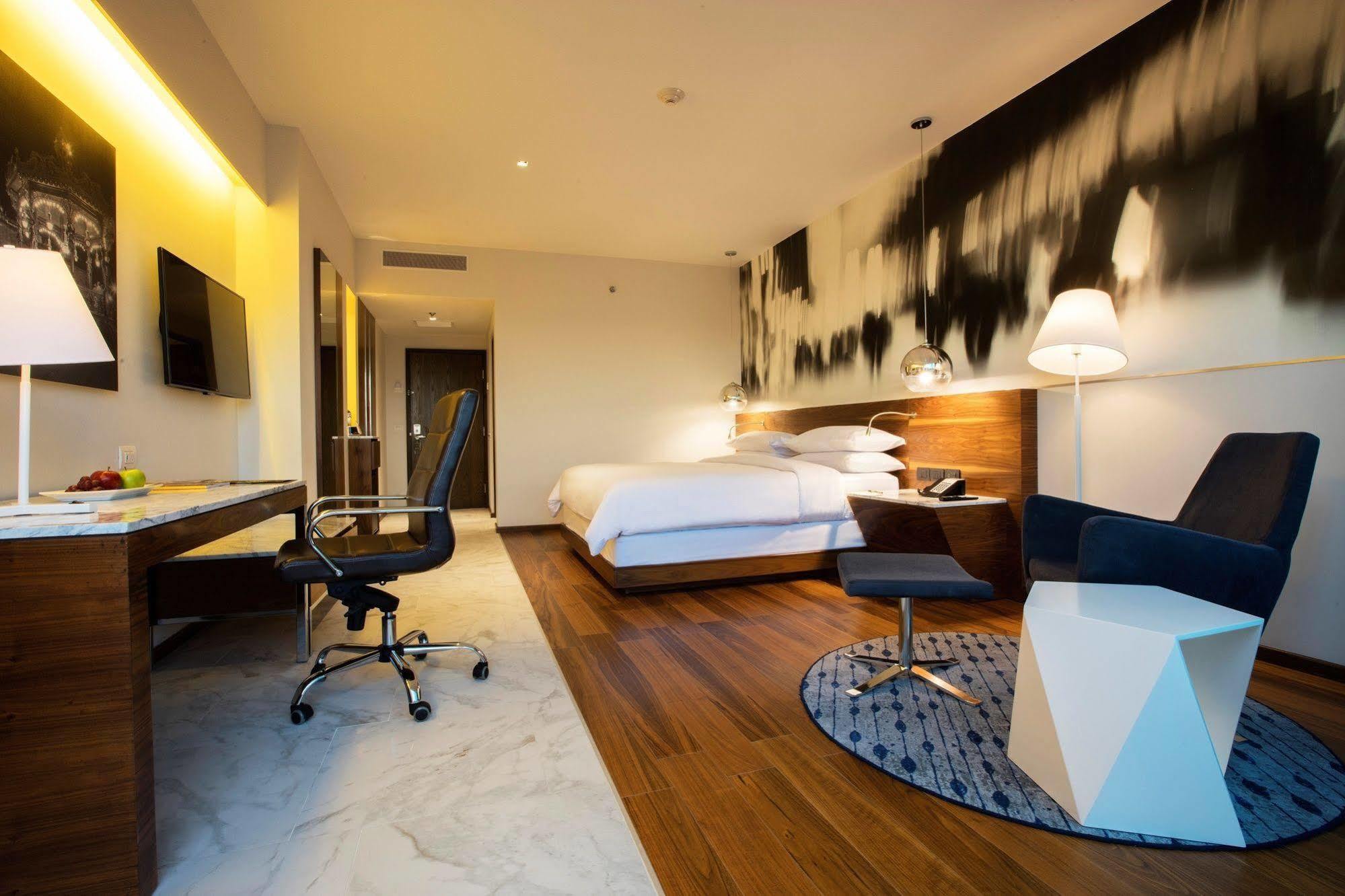 Krystal Urban Guadalajara Hotel Kültér fotó