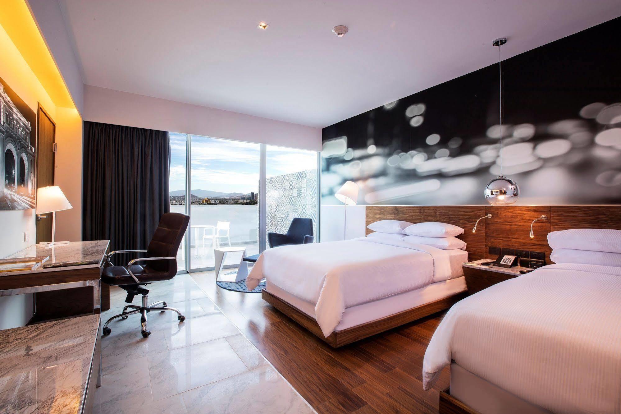 Krystal Urban Guadalajara Hotel Kültér fotó
