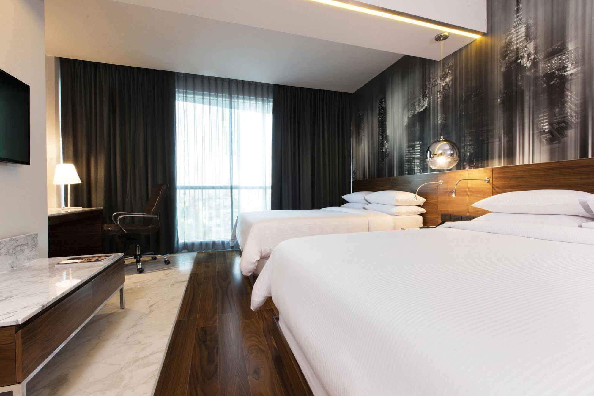 Krystal Urban Guadalajara Hotel Kültér fotó