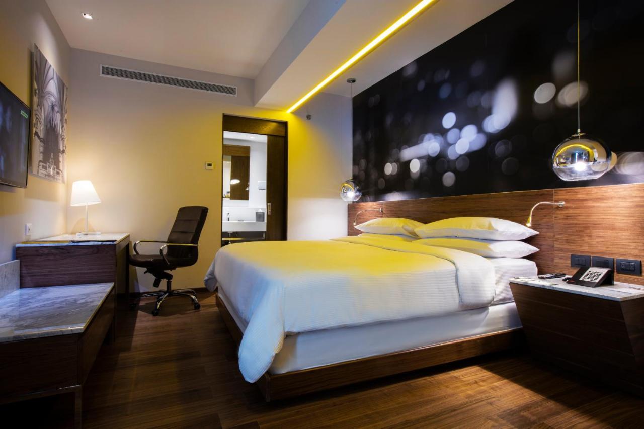 Krystal Urban Guadalajara Hotel Kültér fotó
